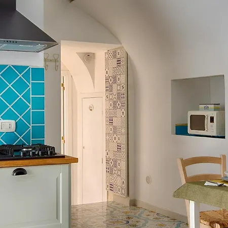 Lovely Near Via Dei Mille - Chiaia Area * Naples