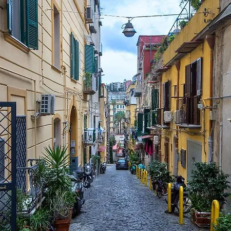 Lovely Near Via Dei Mille - Chiaia Area Apartment *